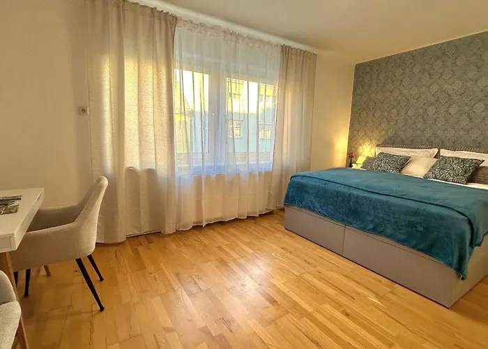 公寓 Murcity - Where Comfort Meets Flair